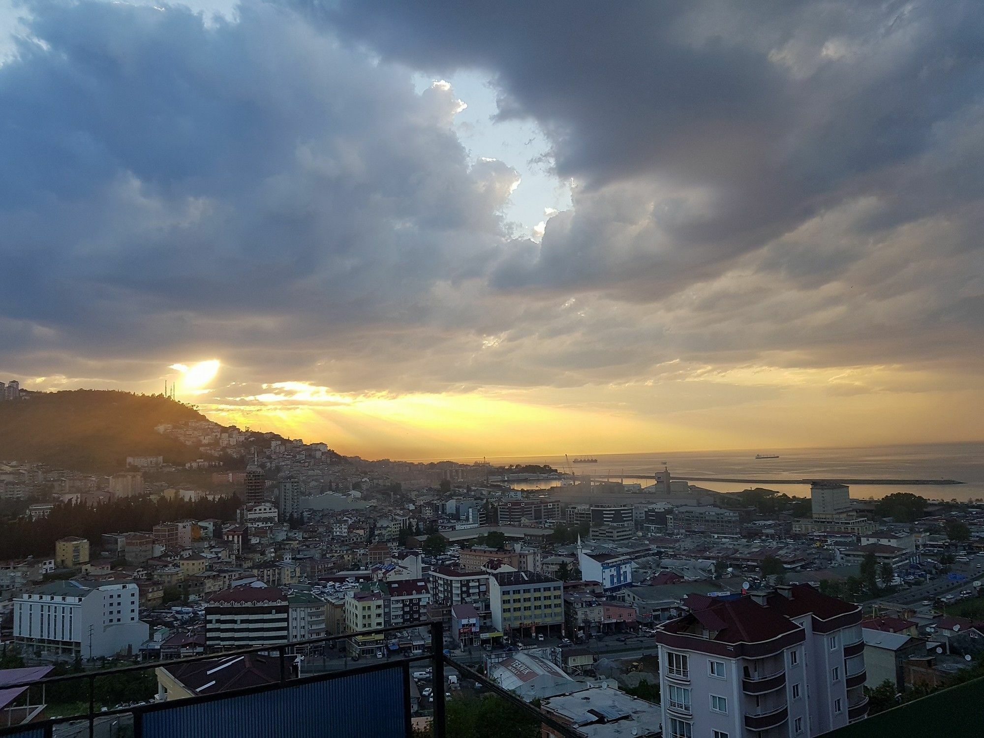 Nuralp Apart Otel - Трабзон Экстерьер фото